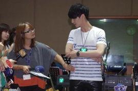 严爵爆料女记者视频大全,揭秘娱乐圈不为人知的真相 第1张 严爵爆料女记者视频大全,揭秘娱乐圈不为人知的真相 第1张